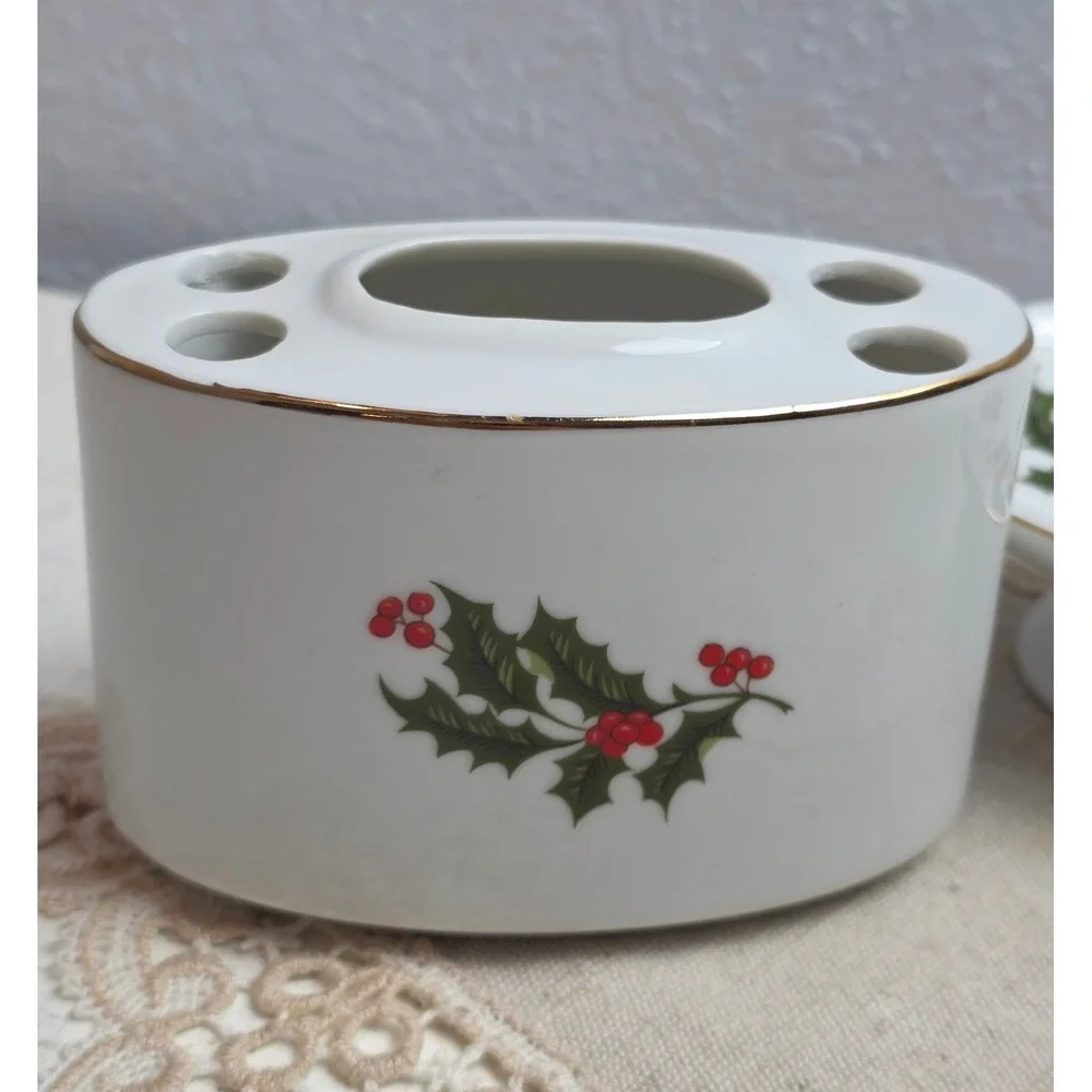 Vintage Christmas Holly Berry Ceramic Toothbrush Holder & Soap Dish Gold Trim